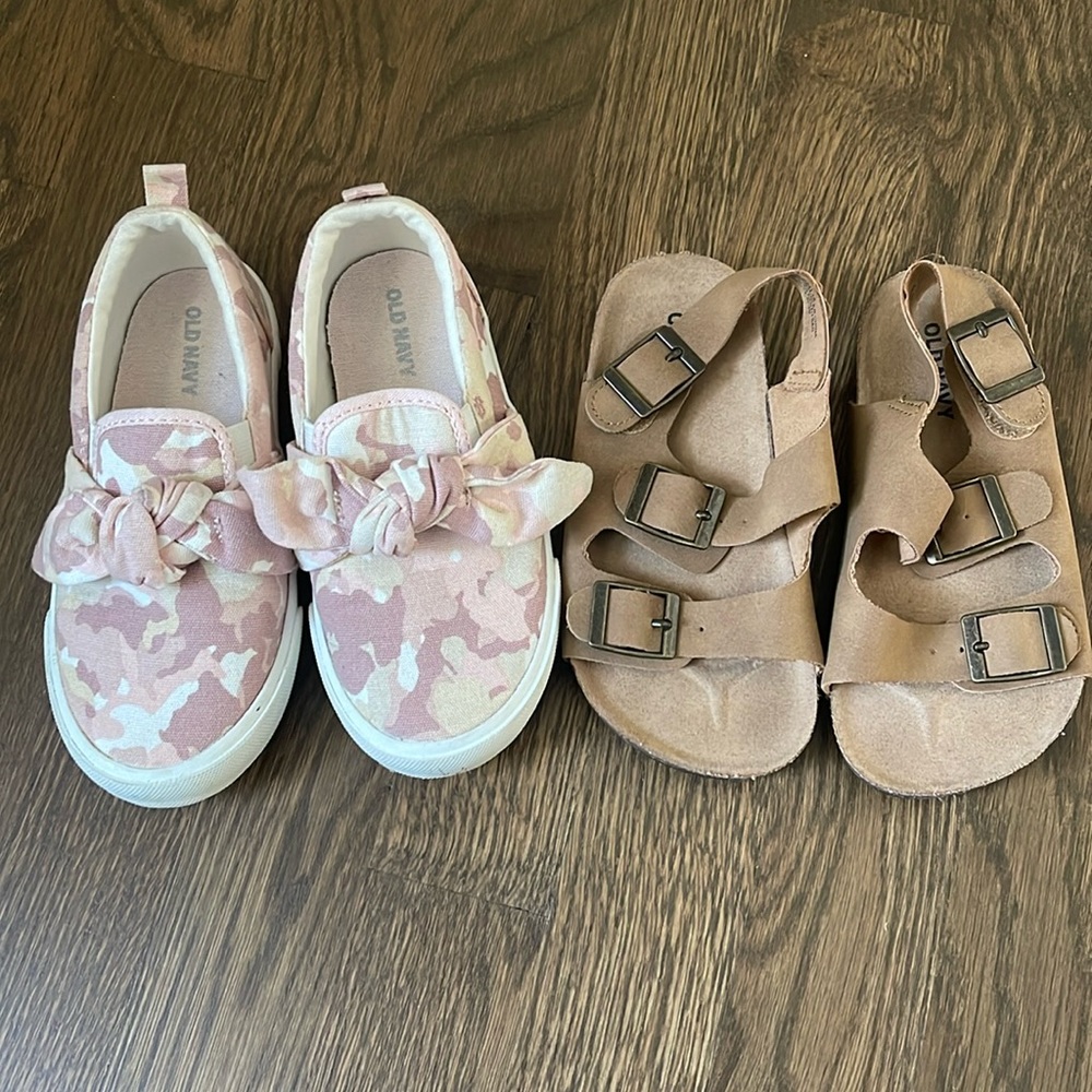 2 pairs of toddler shoes size 9, Like New